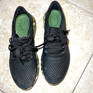 Croc shoes camo and black